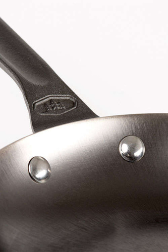 Patelnia żeliwna GSI OUTDOORS GUIDECAST 8 INCH FRYING PAN