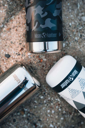 Butelka termiczna ze stali KLEAN KANTEEN CLASSIC INSULATED Black Camo | 600 ml