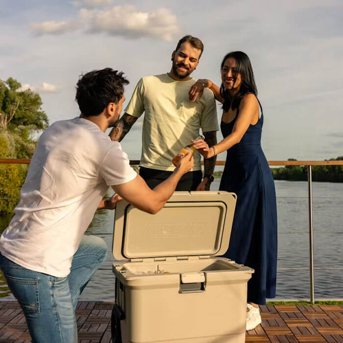 Chłodziarka COLEMAN PRO 45QT COOLER BOX